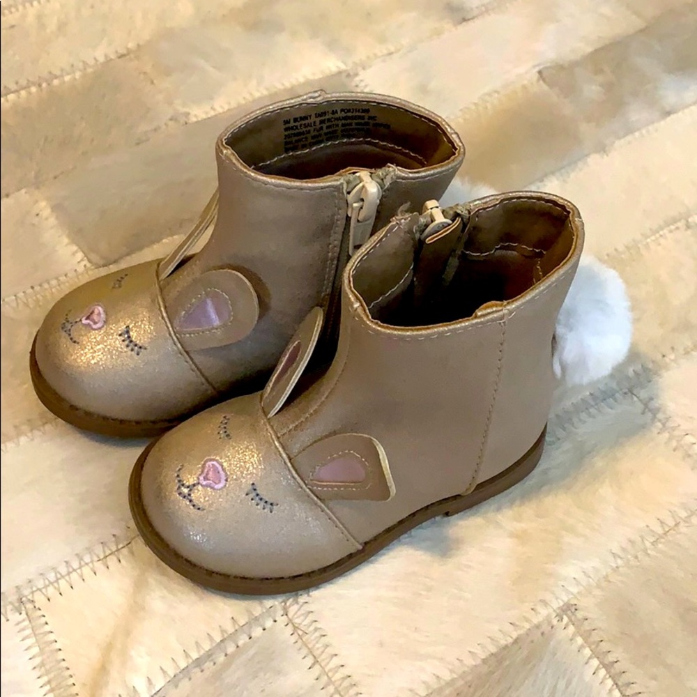 Like new!  Toddler bunny boots